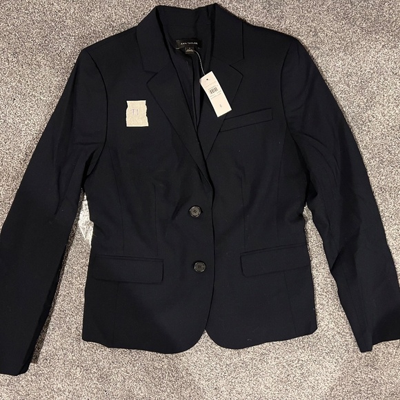 NWT Ann Taylor “The two button blazer” - Picture 2 of 7